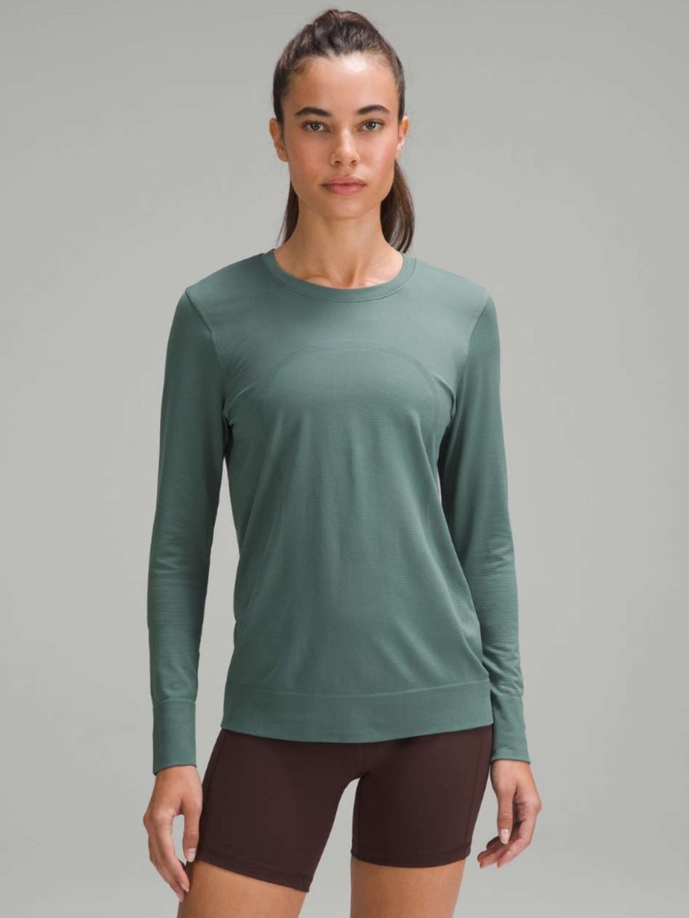 Lululemon- Sz Lrg- Relaxed Fit Swiftly LS-